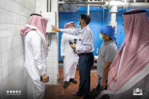 الإدارة العامة للعمليات والتحكم والسيطرة تفحص أجهزة الشبكة اللاسلكية في المسجد الحرام