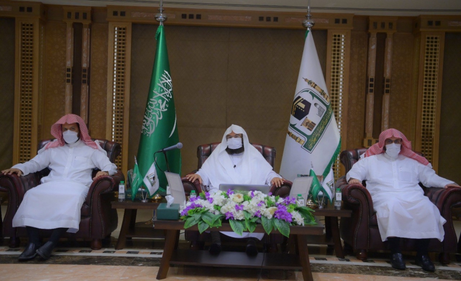 الرئيس العام يجتمع بالوكلاء المساعدين ويؤكد أهمية التعاون وتحقيق الخطط التطويرية لمنظومة خدمات المسجد النبوي الشريف
